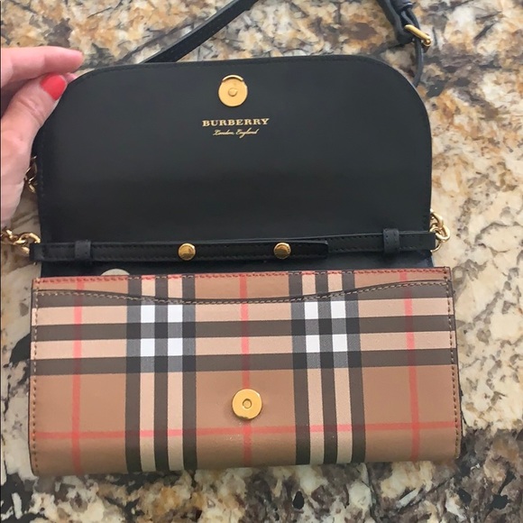 Authentic Burberry bag - Picture 2 of 4